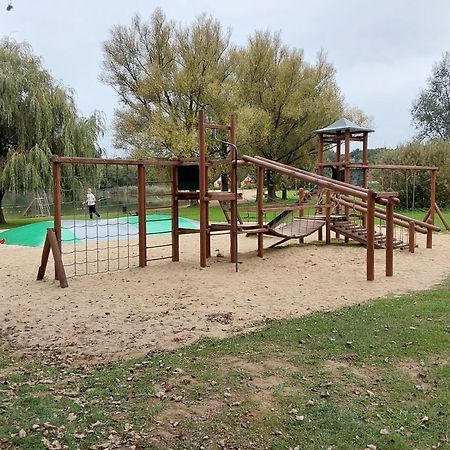 Rumah Senang Wellness Met Hottub En Tuin Ewijk エクステリア 写真