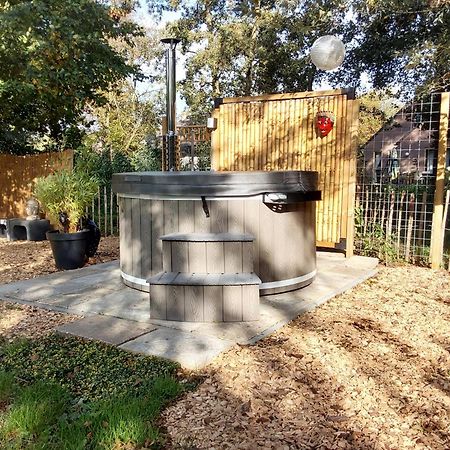 Rumah Senang Wellness Met Hottub En Tuin Ewijk エクステリア 写真