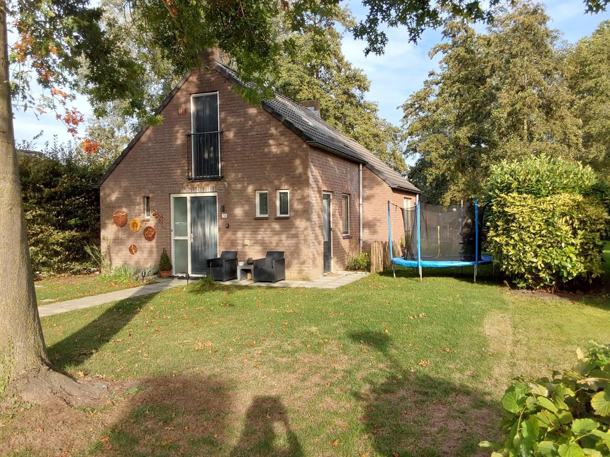 Rumah Senang Wellness Met Hottub En Tuin Ewijk エクステリア 写真